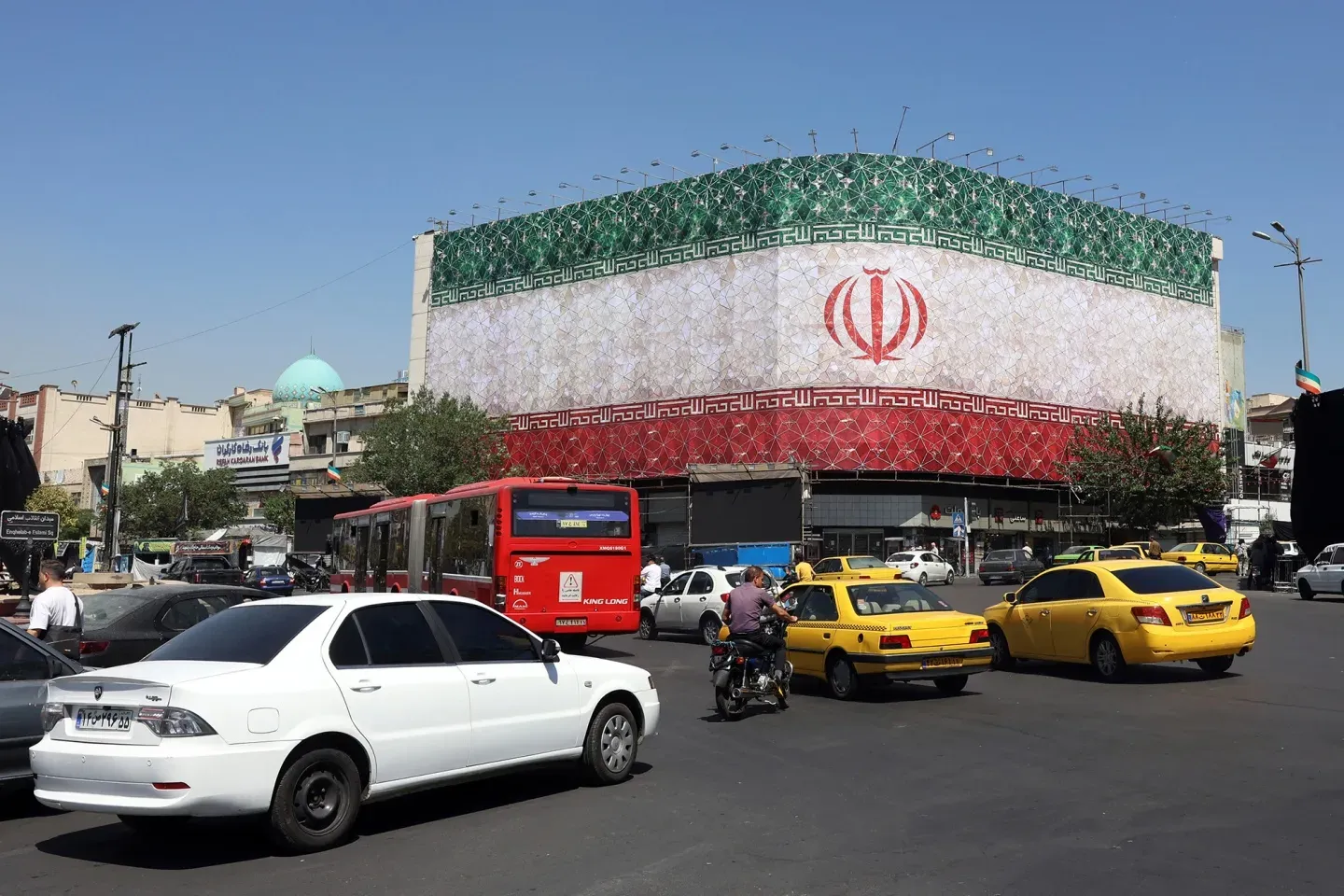 Polymarket Traders Clash Over $345 Million Iran Peace Market