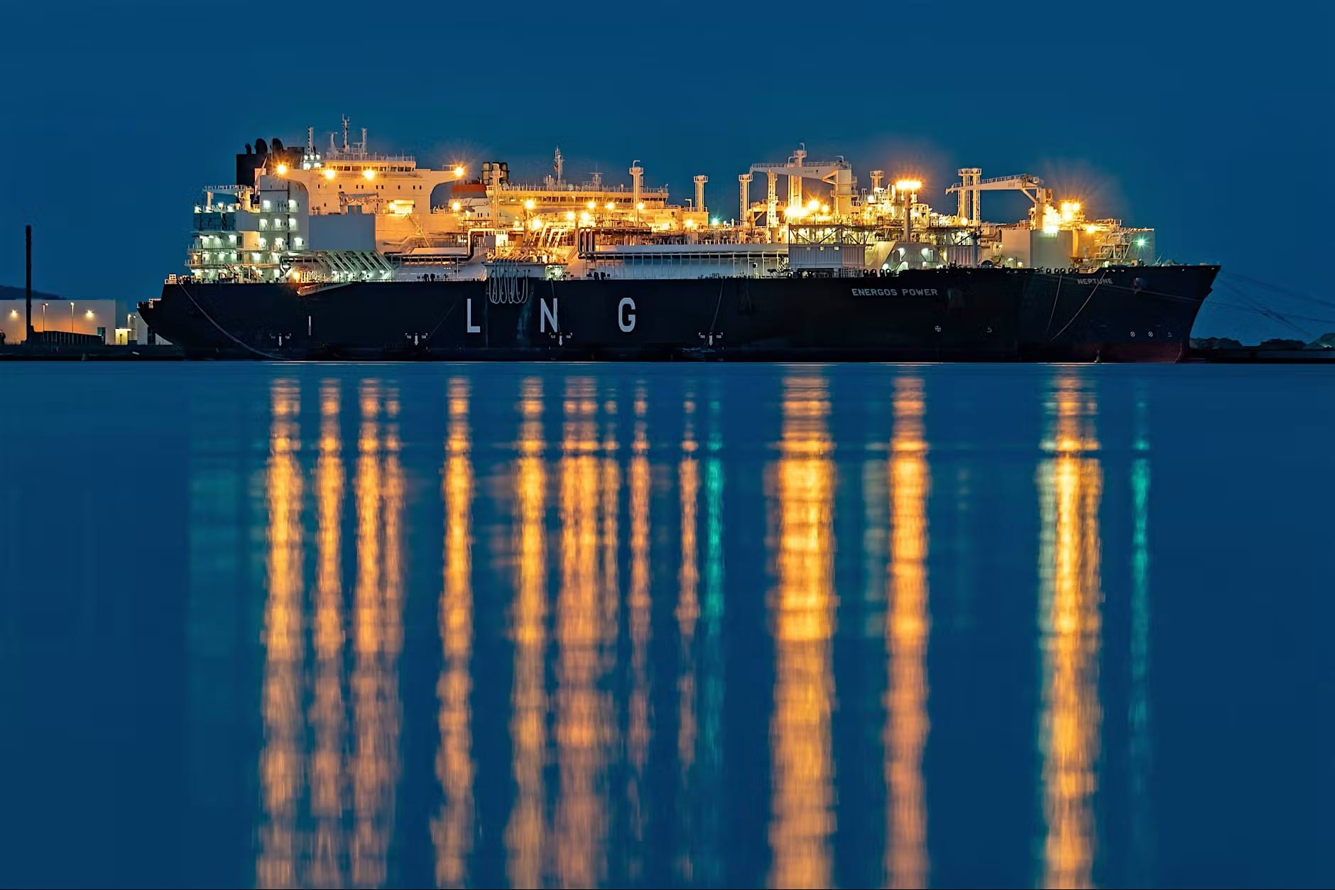 First US LNG Cargo in a Year Docks in China, Ship Data Shows