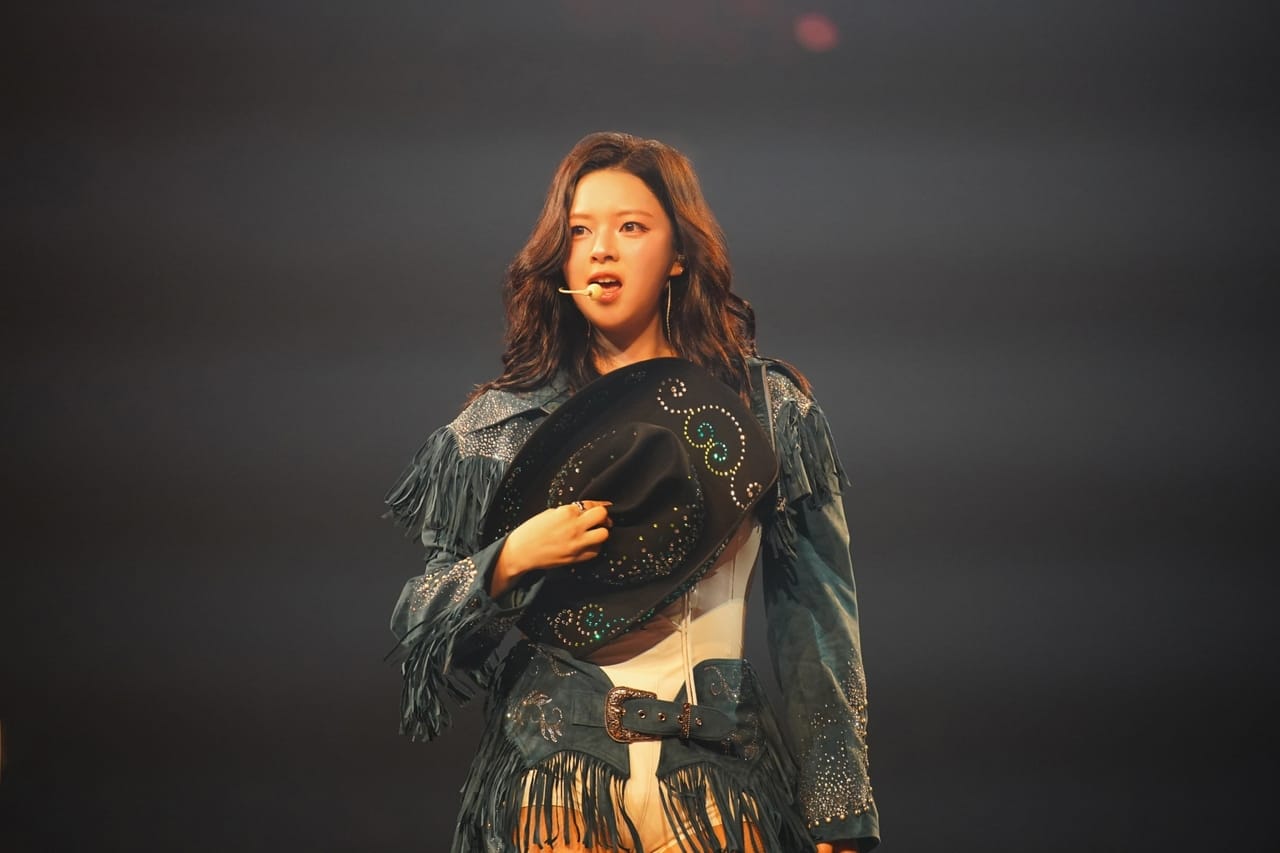 Twice's Jeongyeon in talks with Byeon Woo-seok's agency