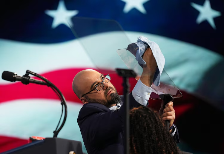 Trump's Teleprompter Operator Faces Probe Over Kalshi Mention Market Trades